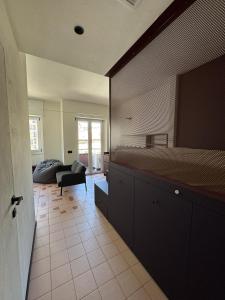 Moderno Monolocale con Balcone e Parcheggio 207