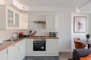 1-Bed Fitzrovia Flat - West End - Sleeps 4
