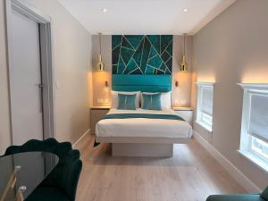 Seven Paddington