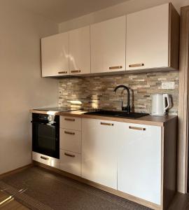 Tomajna Vineyard Stay