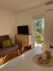 Tomajna Vineyard Stay