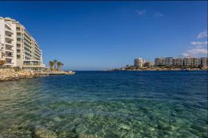 2-Br Duplex Penthouse Spinola Sea View Balcony