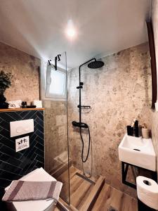 Orfeas Luxury Rooms & Studio