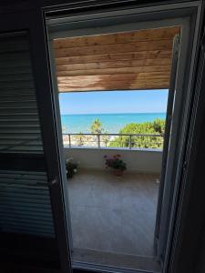 By The Sea Apartment