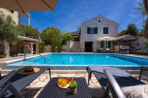 Seaview Villa Ana – A Luxurious Escape Featuring a Private Pool, 6 Bedrooms, Spa Zone, and Just 450m from the Beach