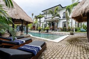 Orfeas Villas - Luxury 5BR Mansion in Canggu, Pool, Jacuzzi, Gym