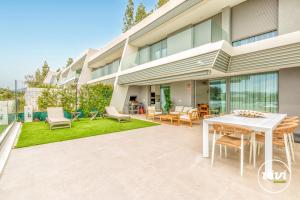 ViVi Homes - Marisol Pool, Sauna, Gym, Spa & Beach
