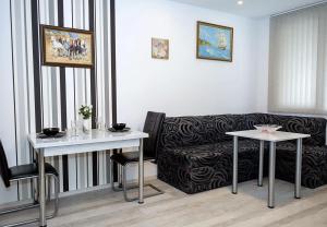 Cozy 1BR Retreat Steps from Sea Garden by Flat Manаger