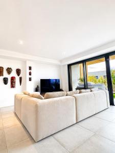 Modern Luxury Villa with African Decor - Sea view and Golf Course