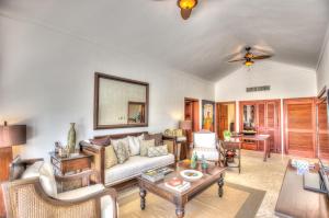 Golden Horizon Villa
