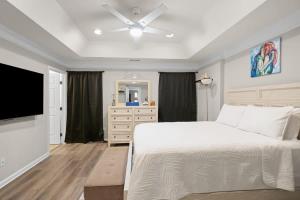 Walking Distance to night life in Huntersville