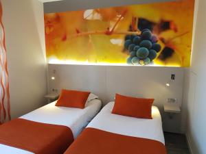 Hotels LOGIS Hotel l'Escargotiere Dijon Sud - Chenove : Chambre Lits Jumeaux