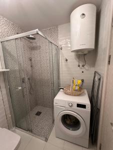 Spectacular Two Bedroom Apartment with Parking