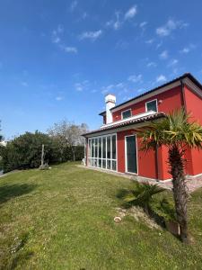 Coastal villa just steps from Capo Nord beach