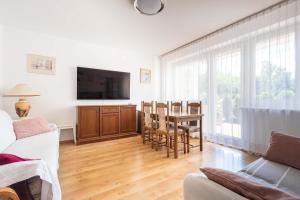 Przestronny Apartament Victus z Parkingiem, Tarsaem i Gabinetem do Pracy By Noclegi Renters