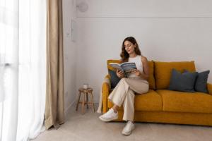 CASA FLORIT - Ceramic Homes - 4 Guest - AC WiFi - Near Sorolla Train Station