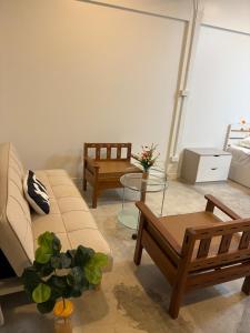 Chao Phraya House Near BTS & Asiatique