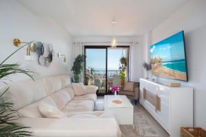 Mediterranean Escape in Benalmádena with Sea Views