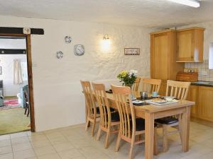 Cider Cottage - E5576