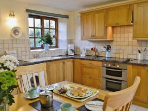 Cider Cottage - E5576