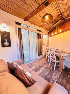 TRR3 Apt near Beach with Fine Cuisine & Pool