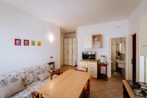Appartamenti Poli Beach - Via Arenile 8