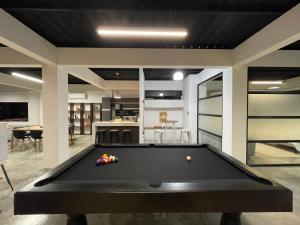 Modern and beautiful 3BD Industrial Loft in Lomas