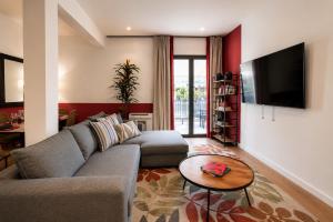 LIV - Upscale Athenian Residences