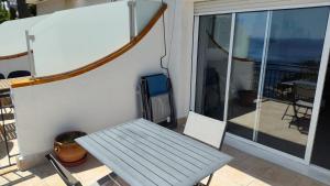 Estudio espectaculares vista mar AV-64
