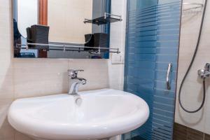 The Blue Balcony Apartment Saranda
