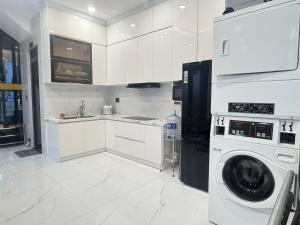 JStay Deluxe Apartments