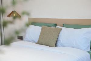 Modern 1BR Uluwatu Loft with Indoor Jacuzzi - Shanti 4