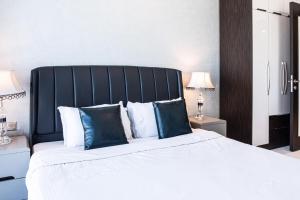 Bayz by Danube 1-Bed with City Views & Pool - Onelink