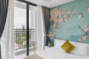 Modern Skyline Studio Apartment with Sunset View in Green Bay Hanoi