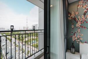 Modern Skyline Studio Apartment with Sunset View in Green Bay Hanoi