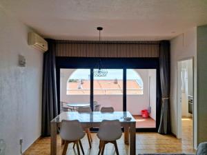 L&J Ocean View Apartment