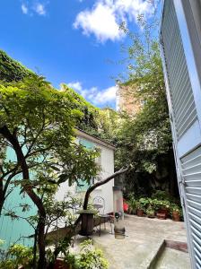 Secret garden studio - steps from Rue Lepic