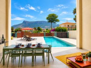Luxury Villa Galaxy by Alicia Manstein 15m pool