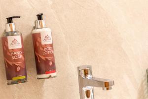 Alpinia
