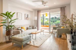 2 Bedroom Apartment with Seaview