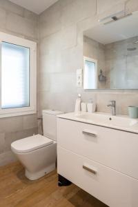 2 Bedroom Apartment with Seaview