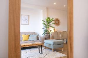 2 Bedroom Apartment with Seaview