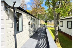 Lillardsedge Apartment Sleeps 6 with Parking
