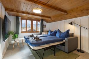 Spacious Apt near Brienz with Hot Tub & Parking