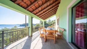 Villa Green by Villas Guide