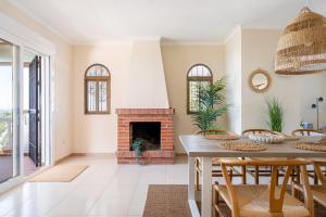 Villa Sabine - Spectacular Sea View Villa in Capel