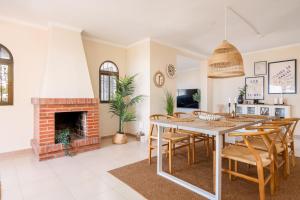 Villa Sabine - Spectacular Sea View Villa in Capel