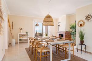 Villa Sabine - Spectacular Sea View Villa in Capel