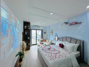 LUCY Westlake Homestay