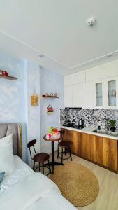 LUCY Westlake Homestay